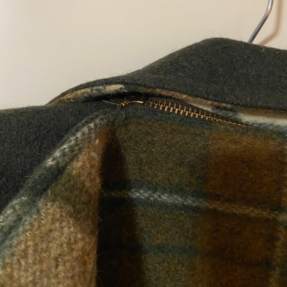 Vintage Green Woolrich Coat with removable hood - Picture 7 of 10